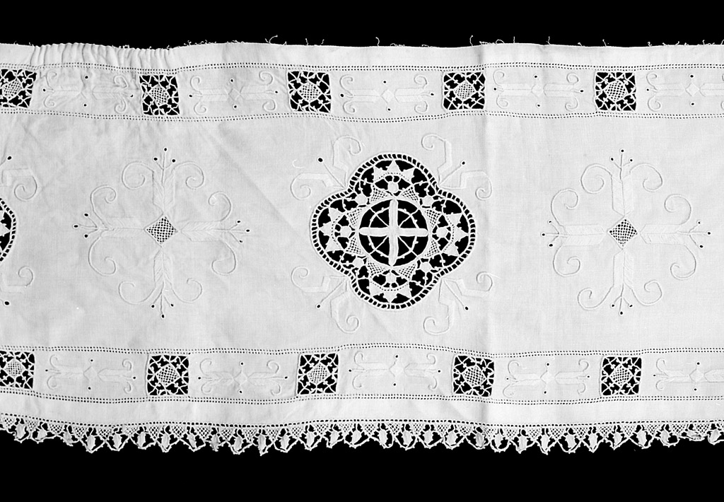 tovaglia, frammento - bottega bolognese (primo quarto sec. XX)