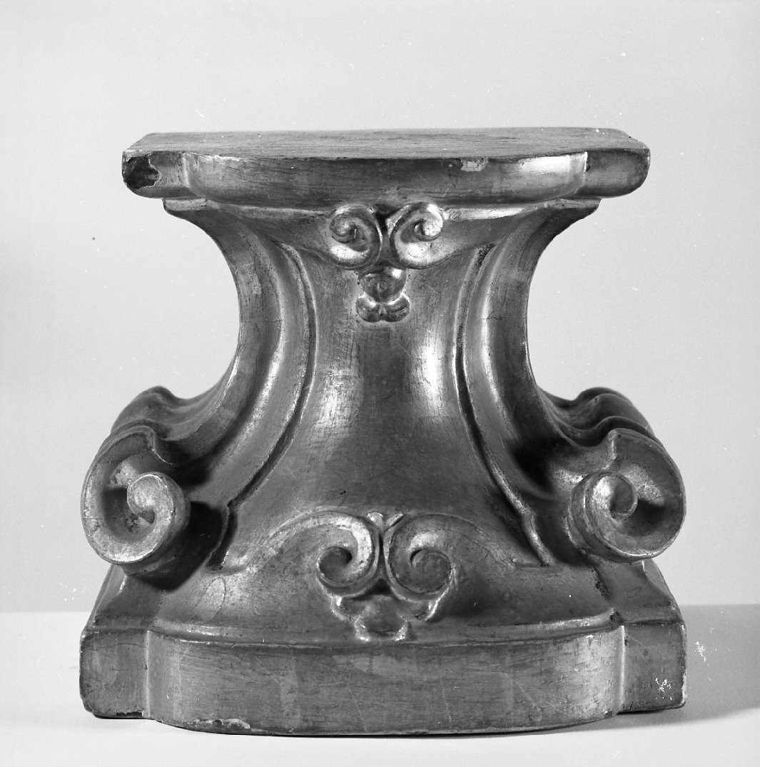 base - manifattura bolognese (seconda metà sec. XVIII)