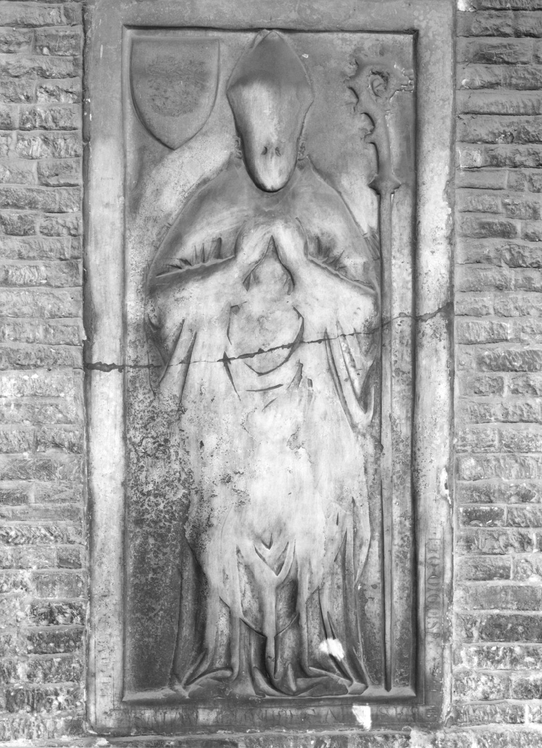 lapide tombale - manifattura bolognese (prima metà sec. XV)