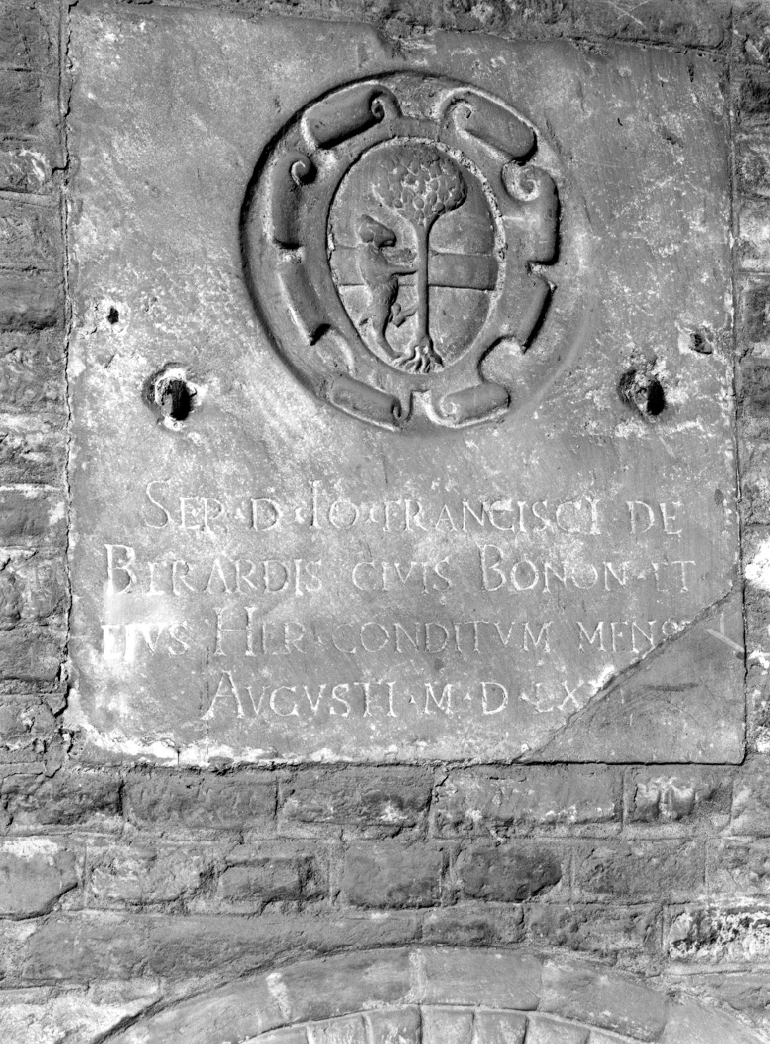 lapide tombale - manifattura bolognese (sec. XVI)