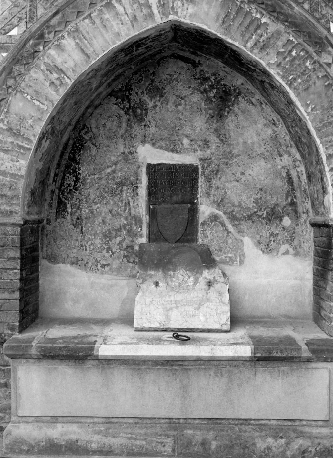 Madonna con Bambino e due santi (dipinto) - ambito bolognese (seconda metà sec. XIV)