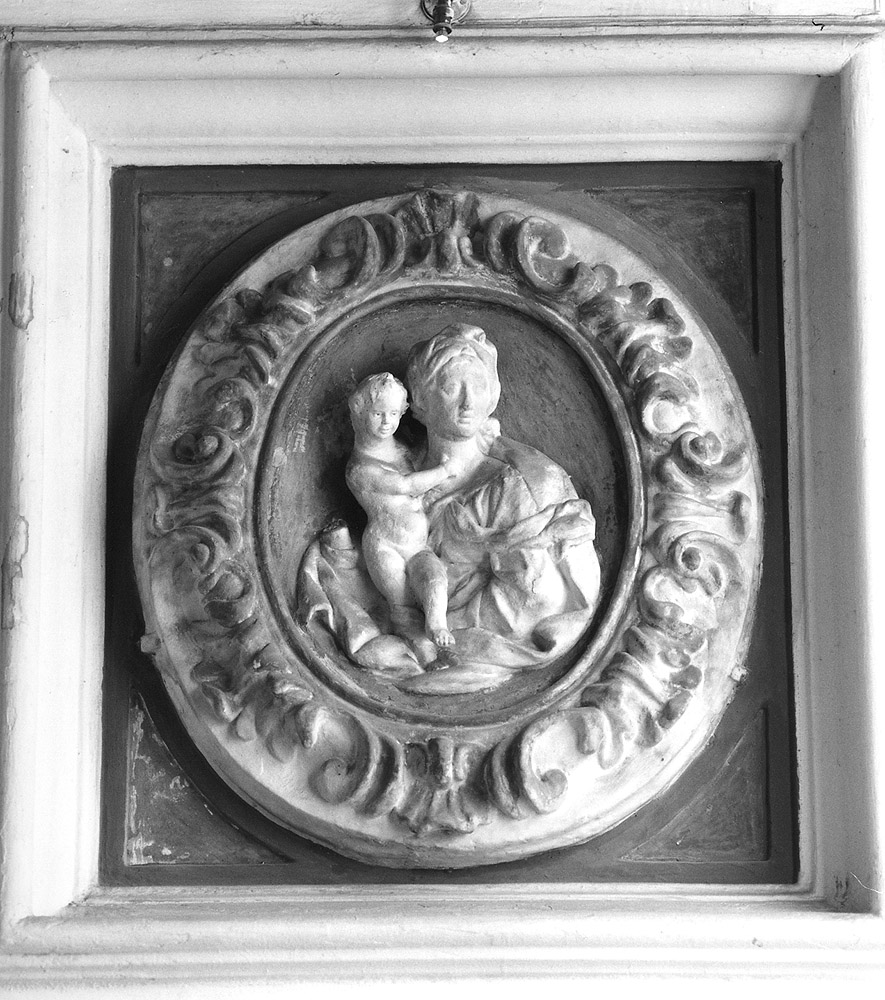 Madonna con Bambino (rilievo) - ambito bolognese (prima metà sec. XVIII)