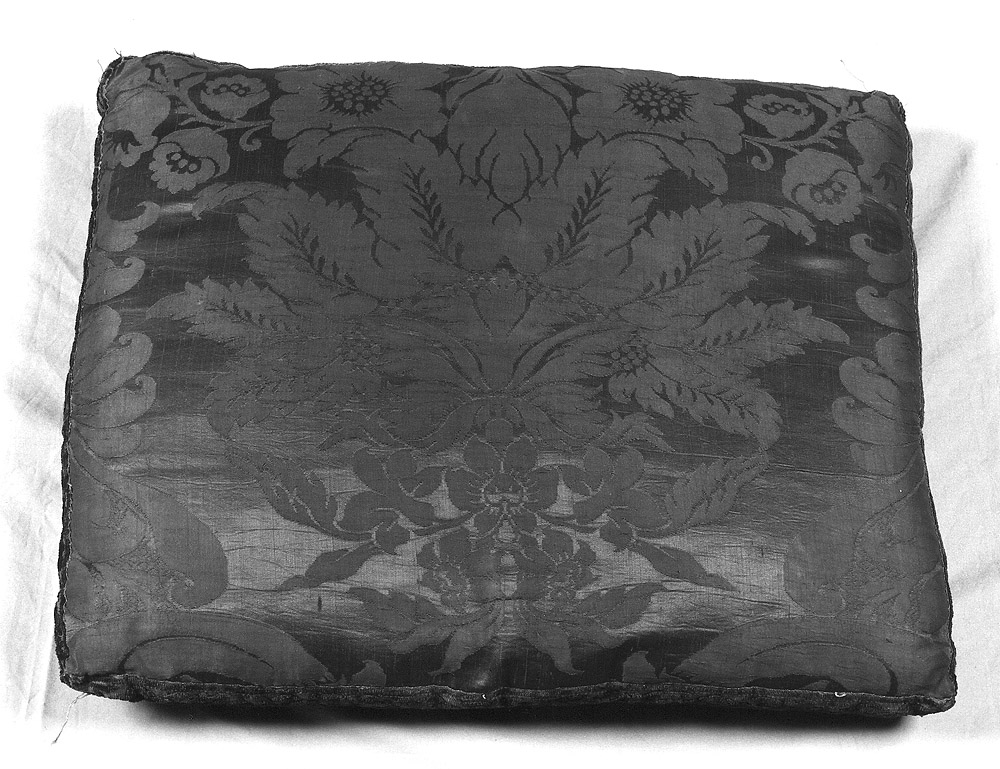 cuscino - manifattura italiana (sec. XVIII)