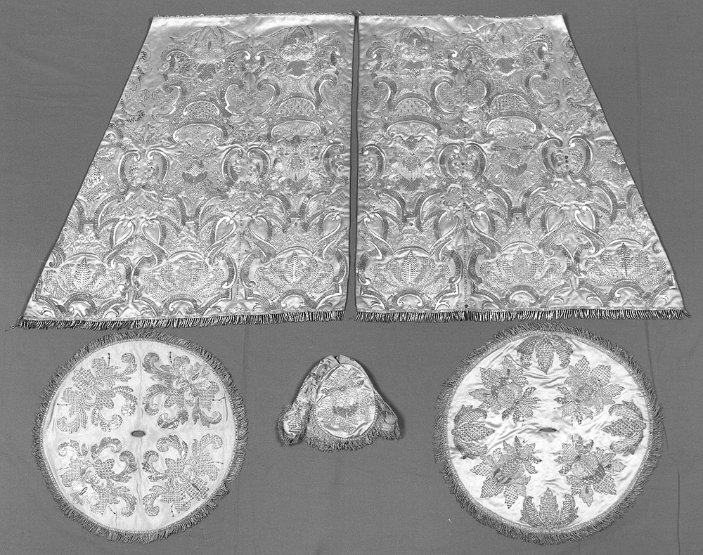 conopeo di tabernacolo, insieme - manifattura emiliana (seconda metà sec. XIX)