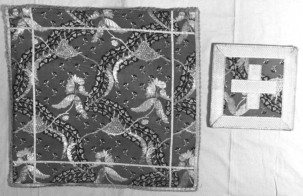 paramento liturgico, insieme - manifattura italiana (?) (seconda metà sec. XVIII)