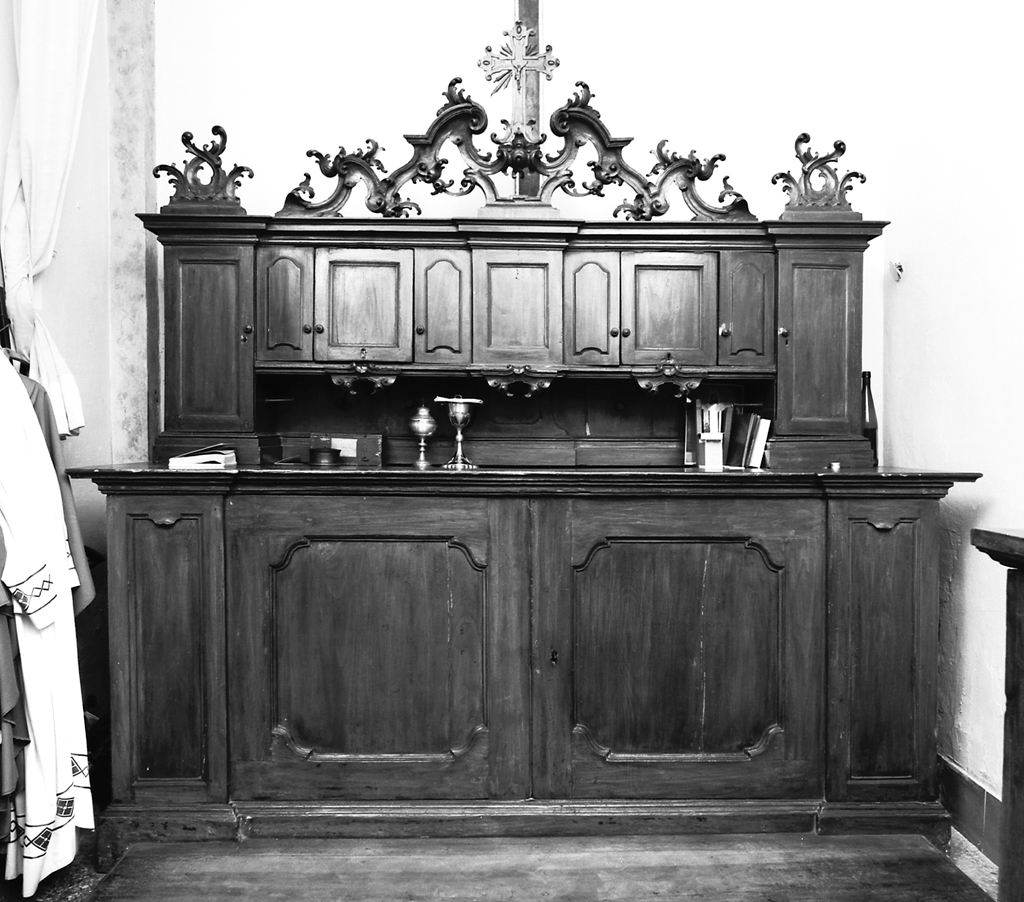 armadio da sacrestia - manifattura emiliana (metà sec. XVIII)