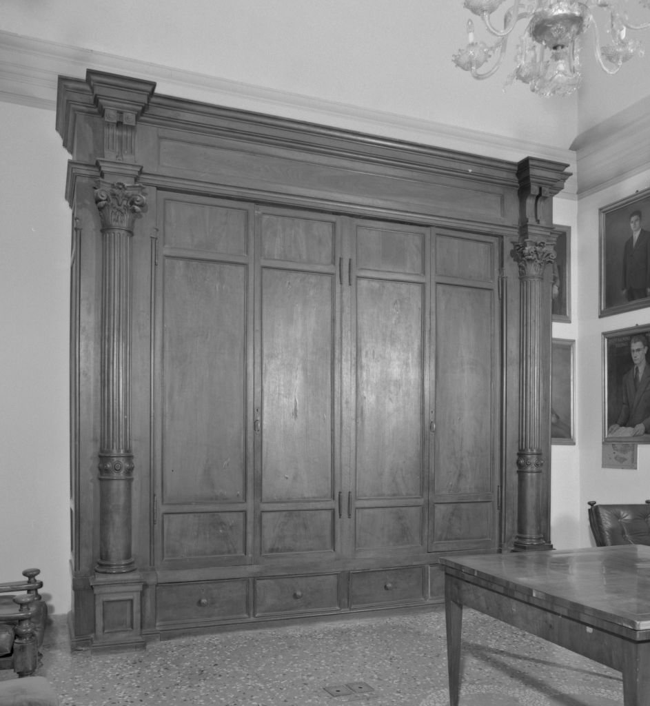 armadio - manifattura emiliana (?) (metà sec. XIX)