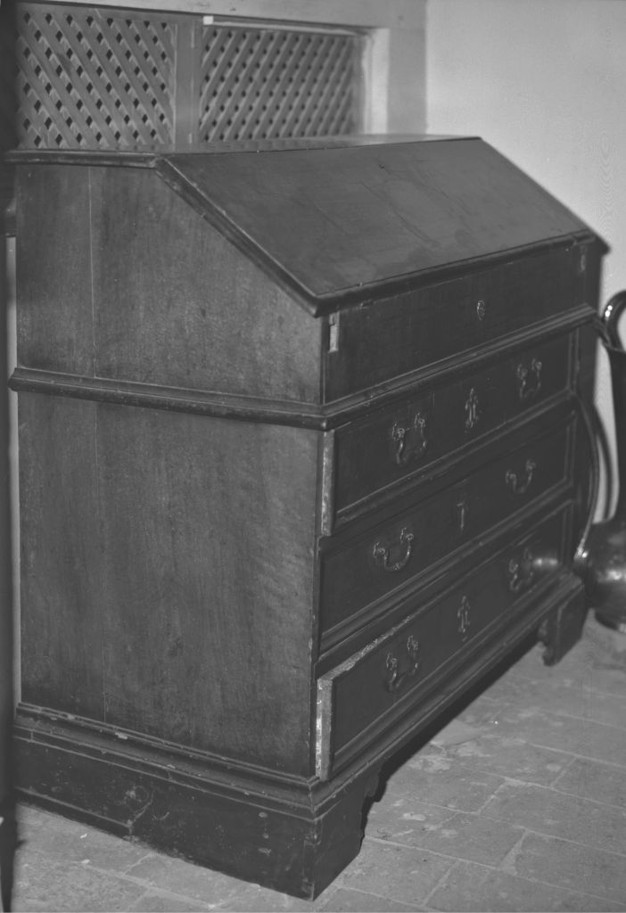 cassettone - a ribalta - manifattura emiliana (seconda metà sec. XVIII)