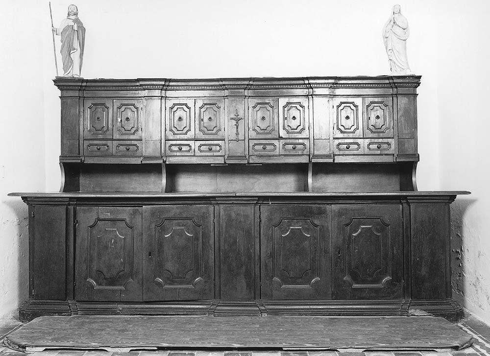 armadio da sacrestia - bottega emiliana (prima metà sec. XVIII)