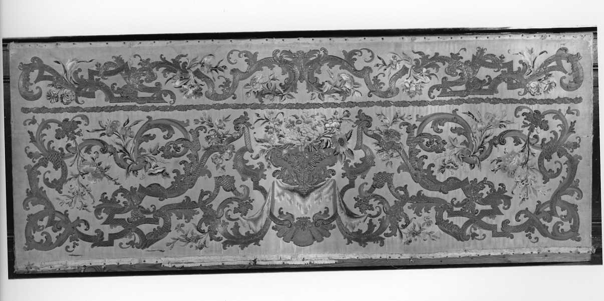 paliotto - a pannello piano - manifattura italiana (prima metà sec. XVIII)