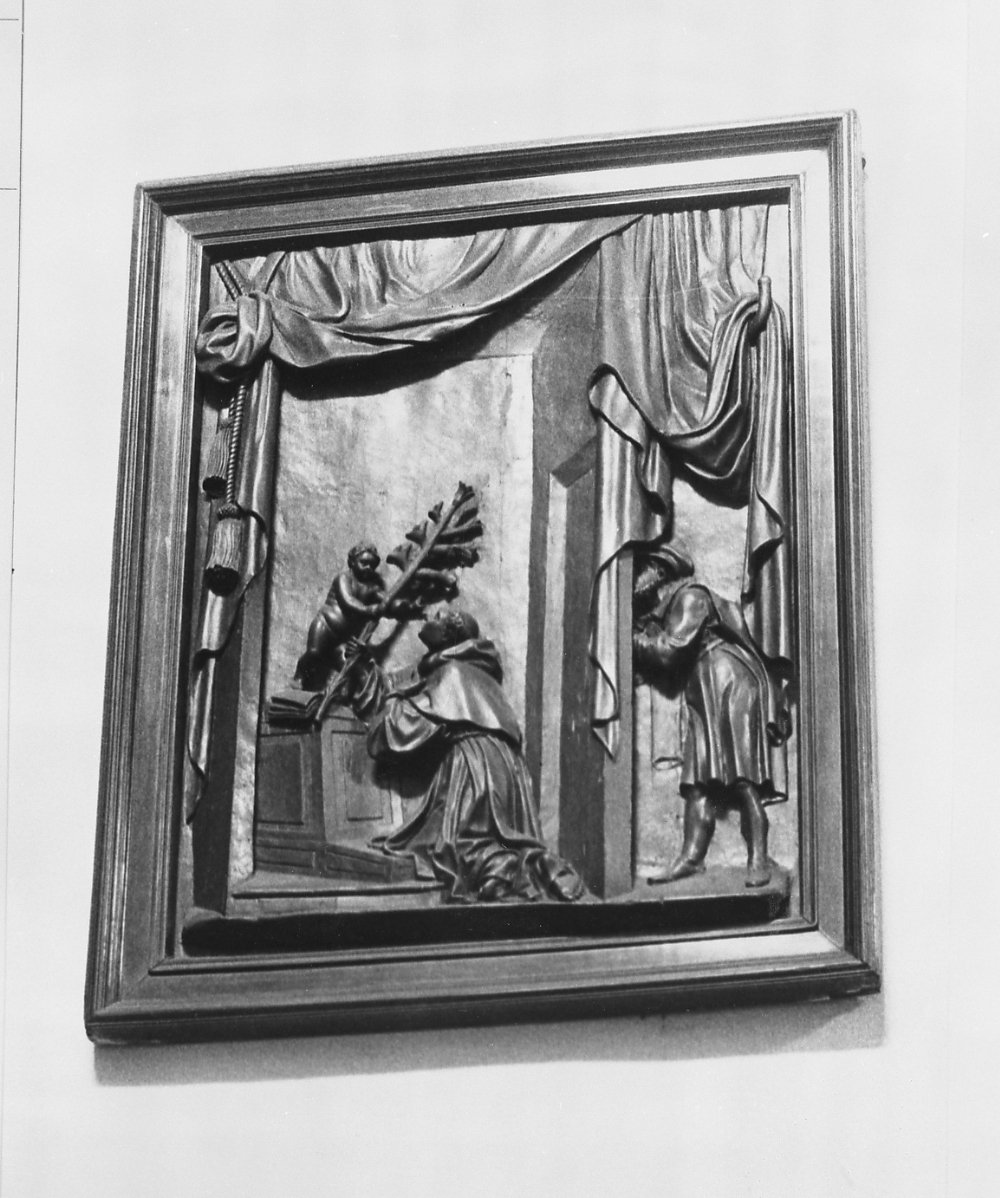Sant'Antonio da Padova riceve il giglio da Gesù Bambino (rilievo) di Porri Filippo (sec. XVII)