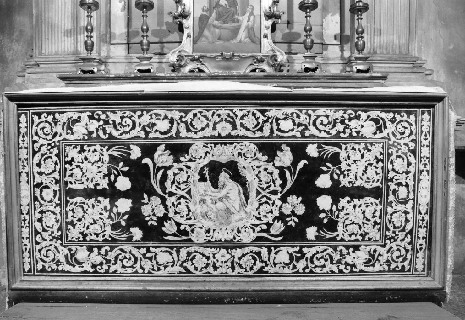 motivi decorativi vegetali; San Girolamo (paliotto) - ambito bolognese (sec. XVII)