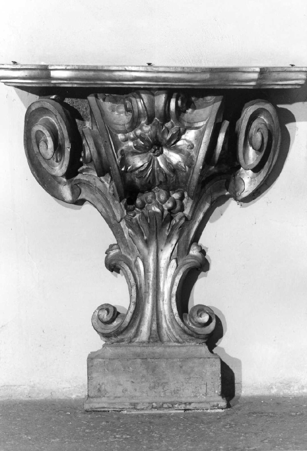 mensola - ambito bolognese (prima metà sec. XVIII)