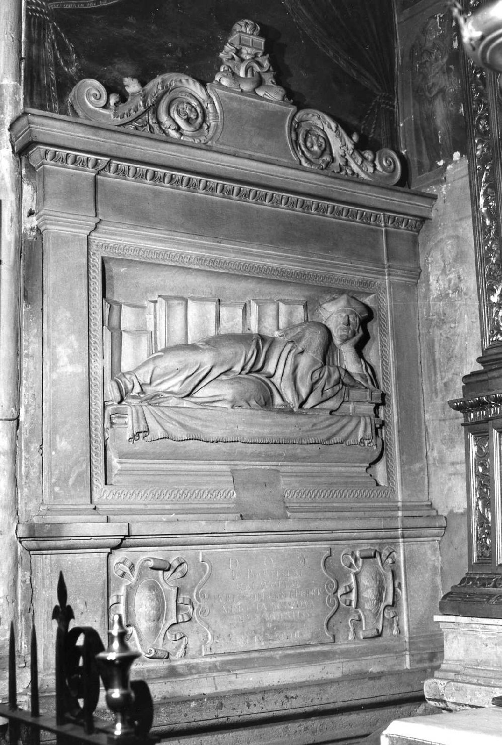 monumento funebre di Lombardi Alfonso (attribuito) (sec. XVI)