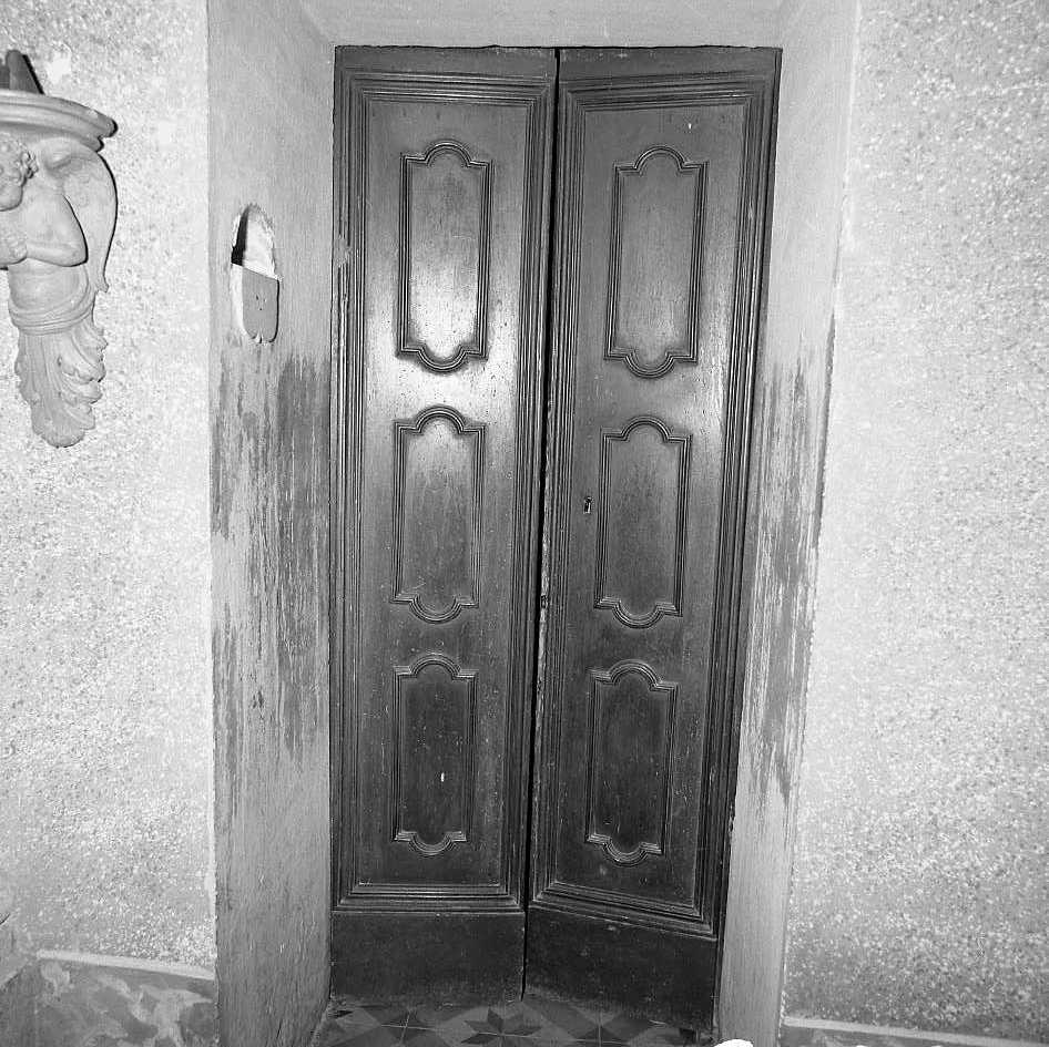 porta - a due battenti - bottega emiliana (sec. XVII)