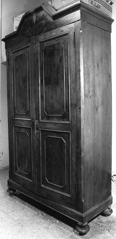 armadio - bottega bolognese (prima metà sec. XX)