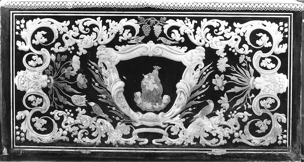 Madonna con Bambino ; motivi decorativi floreali (paliotto) - bottega emiliana (sec. XVII)