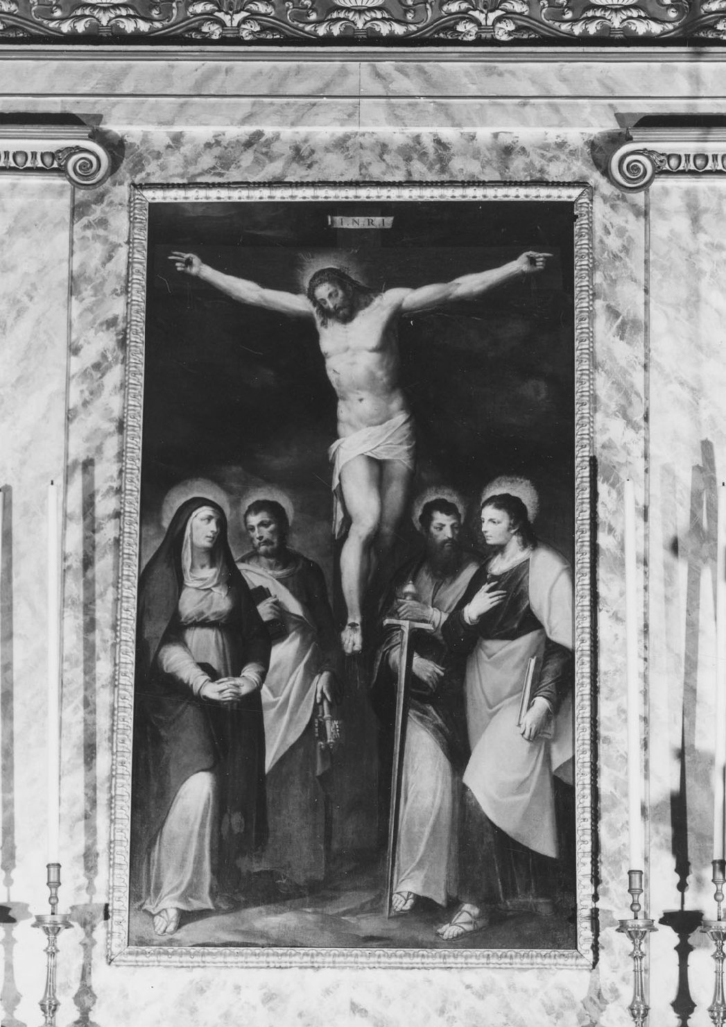 Gesù Cristo crocifisso con la Madonna, San Giovanni Evangelista, San Paolo e San Pietro (dipinto, opera isolata) di Ramenghi Giovanni Battista detto Bagnacavallo il Giovane (sec. XVI)