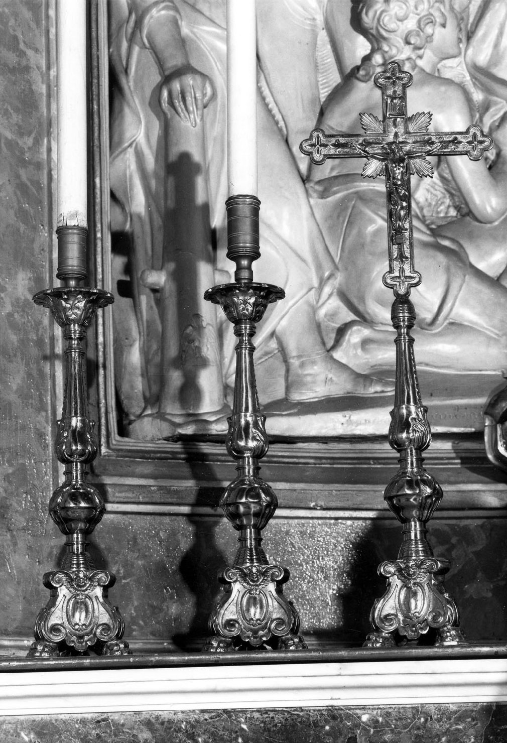 candeliere d'altare, serie - bottega italiana (sec. XX)