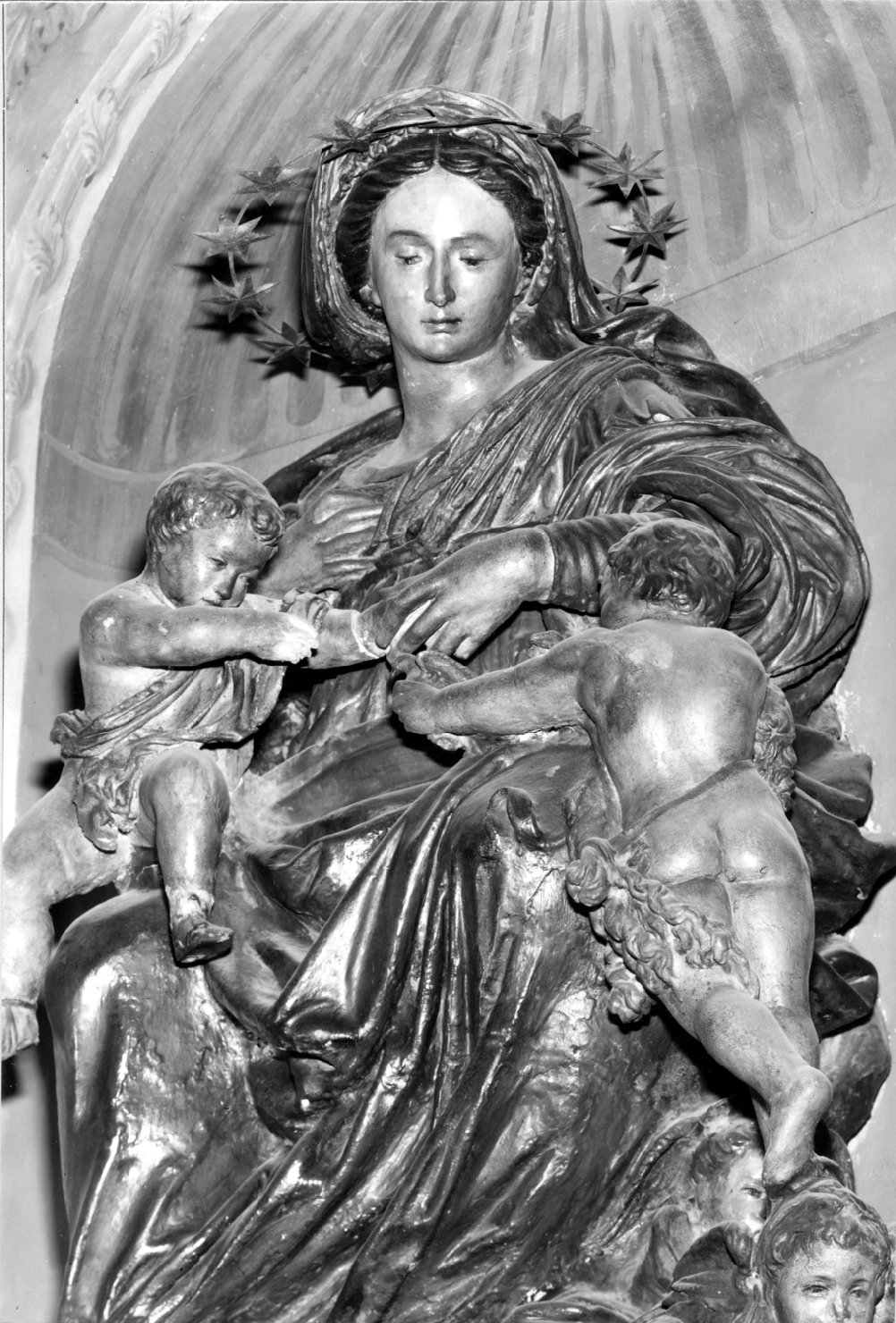 Madonna con Bambino e San Giovannino (scultura) di Zacchi Zaccaria detto Zaccaria da Volterra (prima metà sec. XVI)