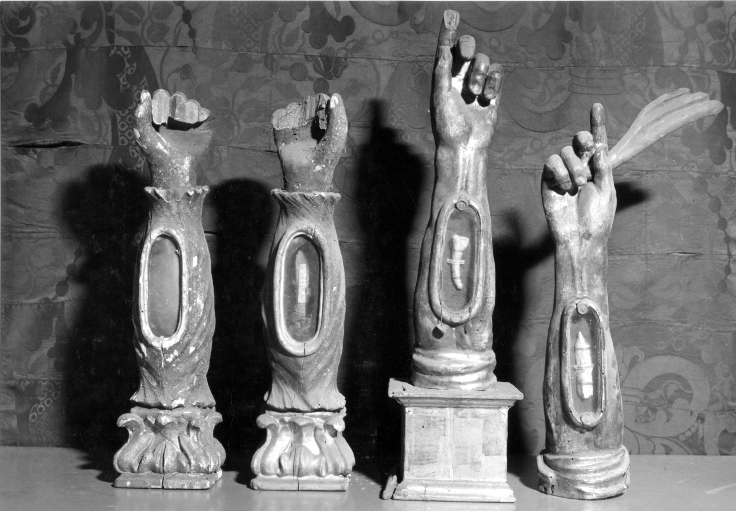 reliquiario antropomorfo - a braccio, serie - ambito emiliano (sec. XVII)