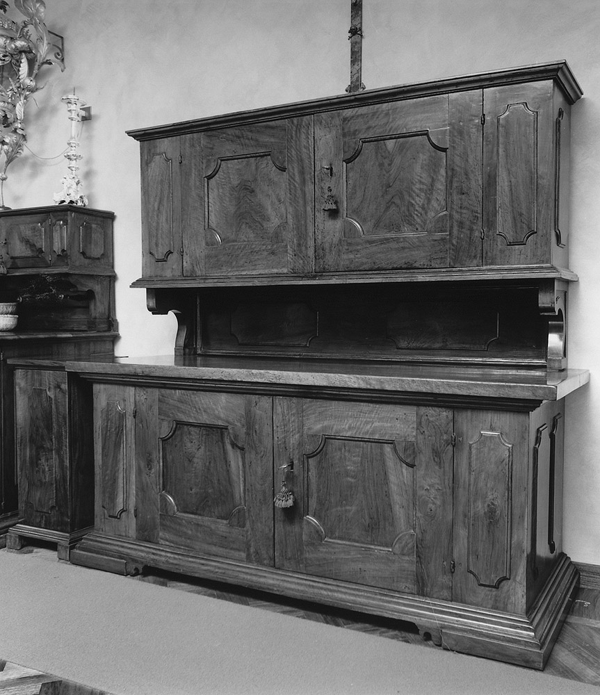 mobile a due corpi - manifattura bolognese (sec. XVIII)