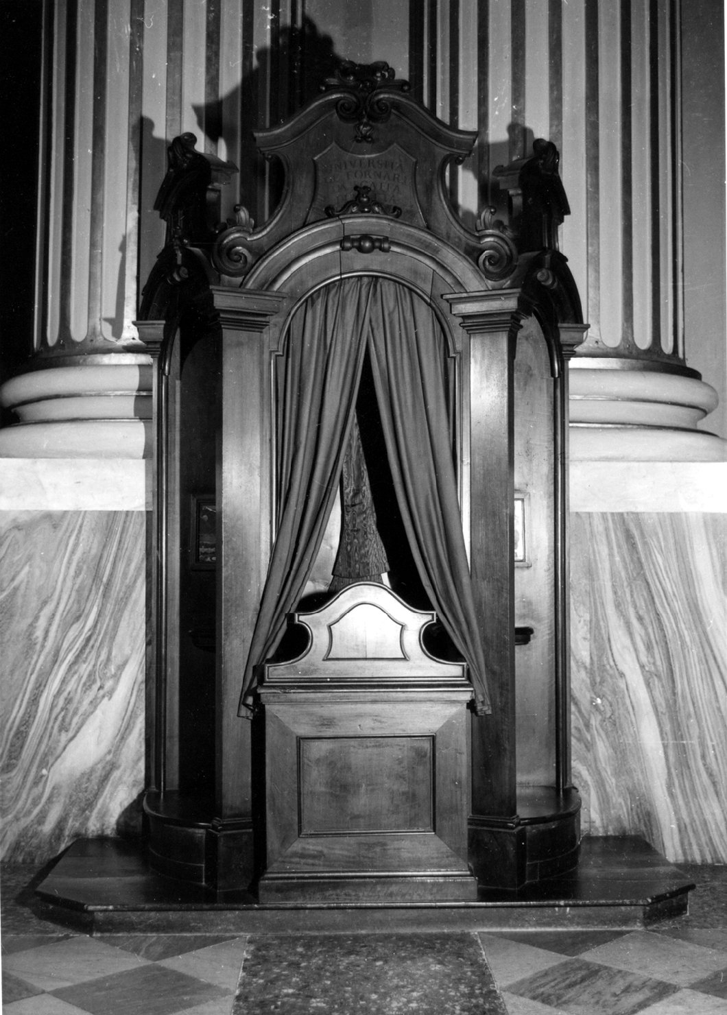 confessionale - manifattura emiliana (sec. XVIII)