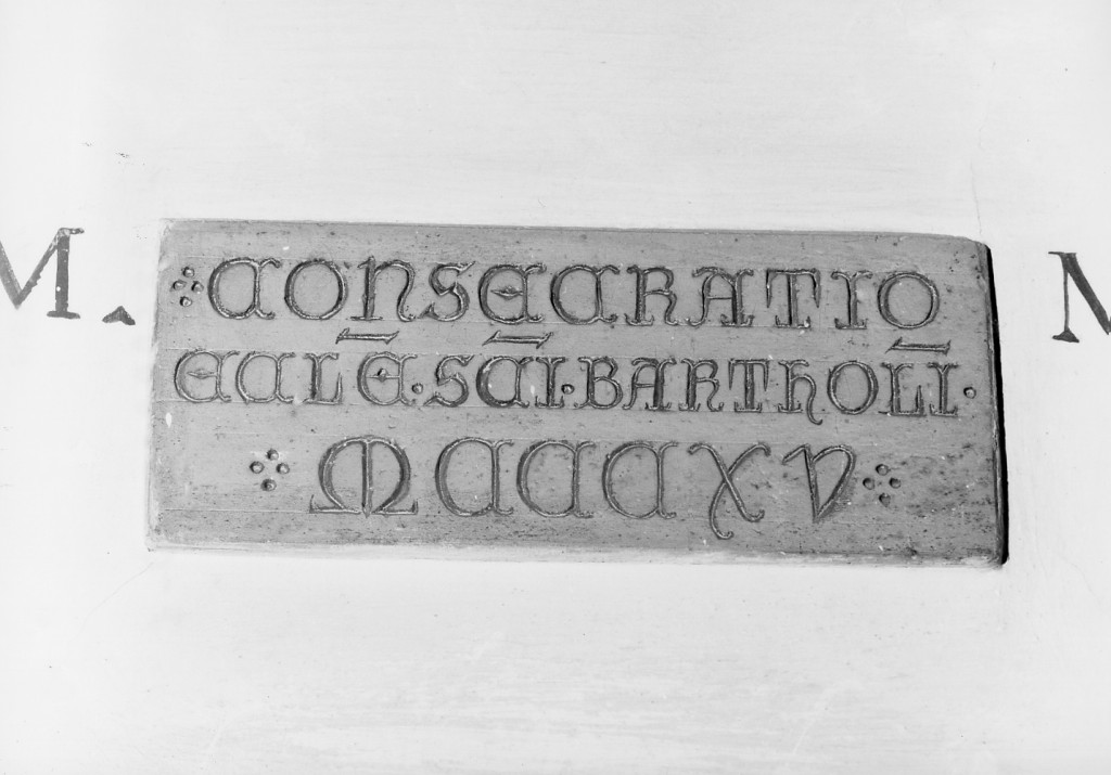 lapide commemorativa - manifattura emiliana (sec. XIV)