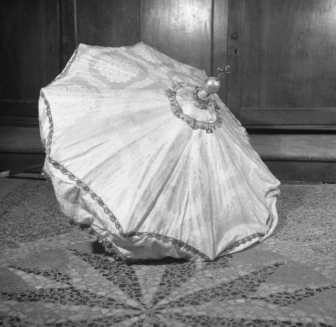 ombrellino processionale - manifattura emiliana (sec. XVIII)