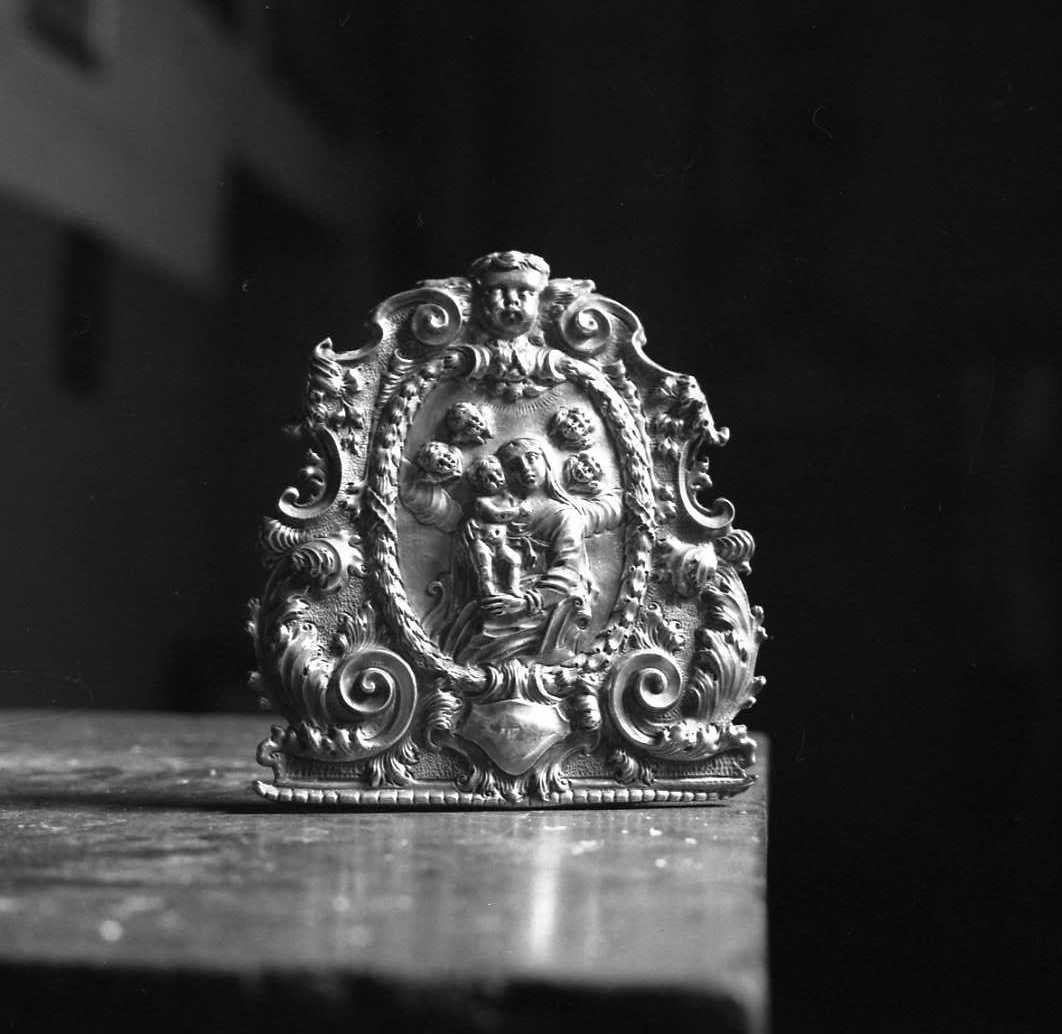 Madonna con Bambino (pace) - bottega emiliana (primo quarto sec. XVIII)