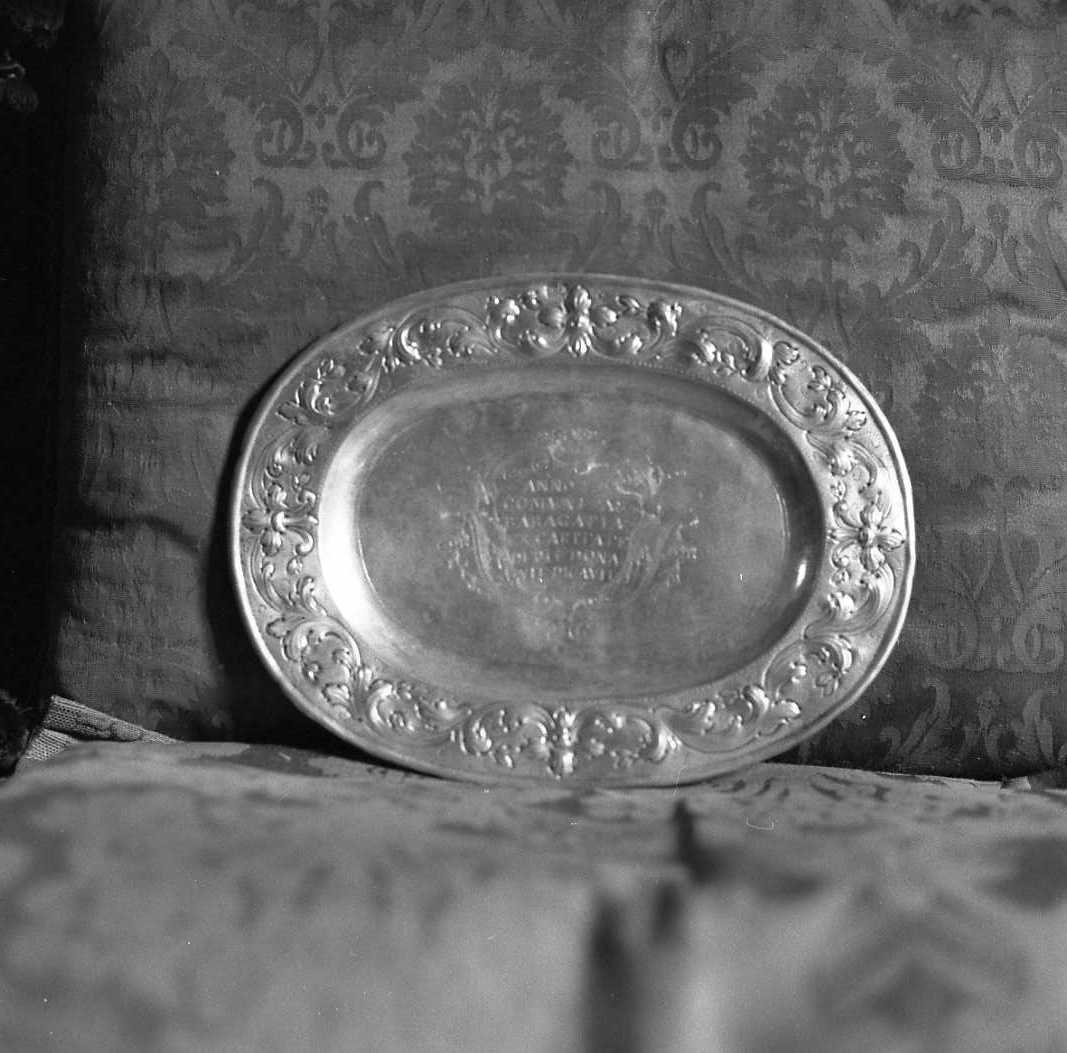 piatto portampolline - bottega emiliana (sec. XVIII)