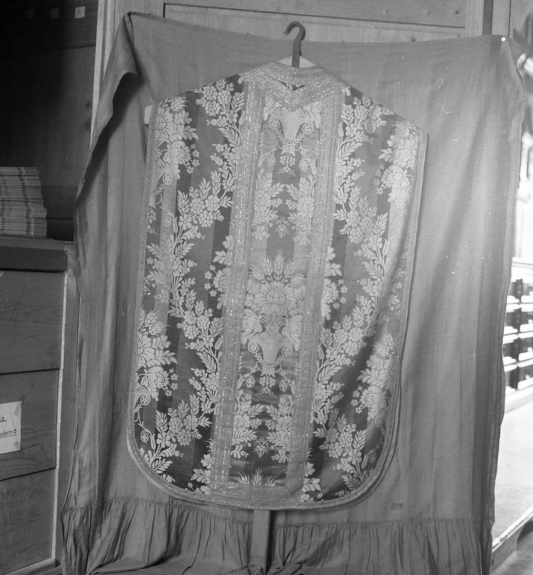 paramento liturgico - manifattura emiliana (sec. XVIII)