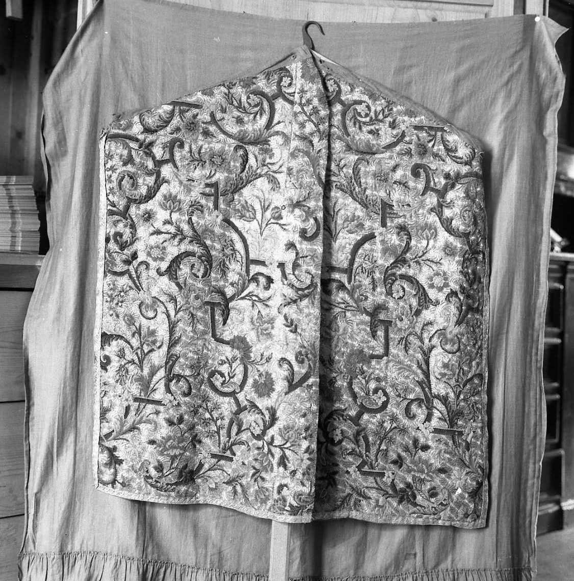 conopeo di tabernacolo - manifattura emiliana (sec. XVIII)