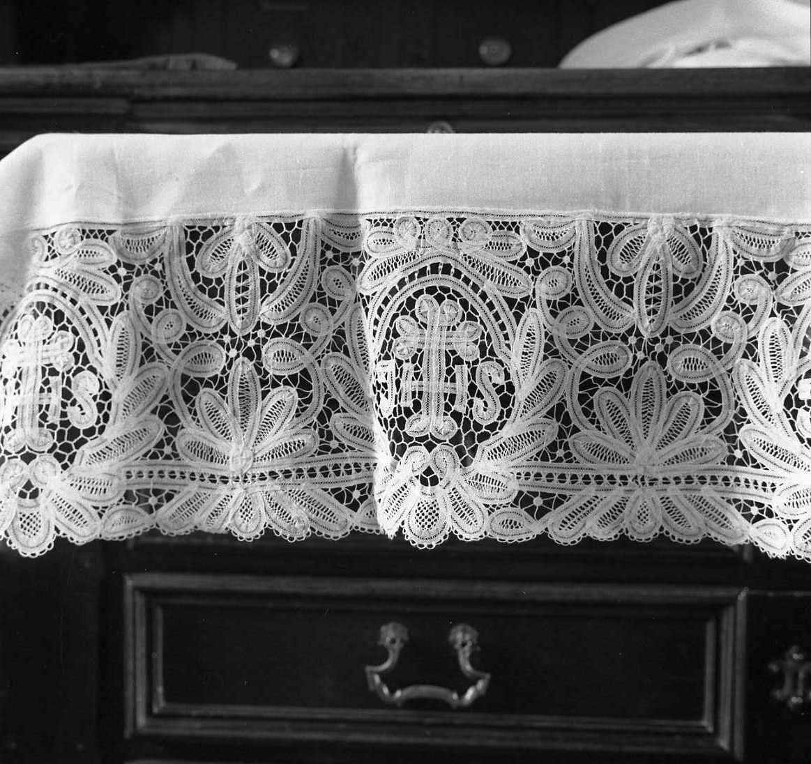 tovaglia d'altare - manifattura emiliana (inizio sec. XX)