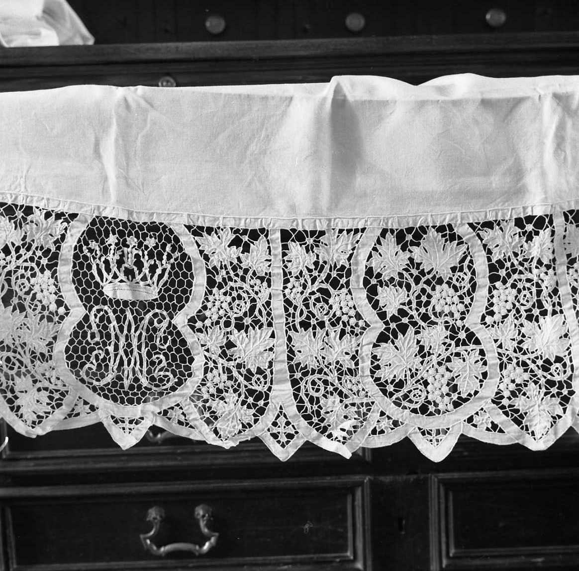 tovaglia d'altare - manifattura emiliana (inizio sec. XX)