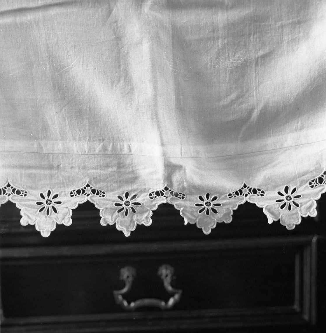 tovaglia d'altare - manifattura emiliana (primo quarto sec. XX)