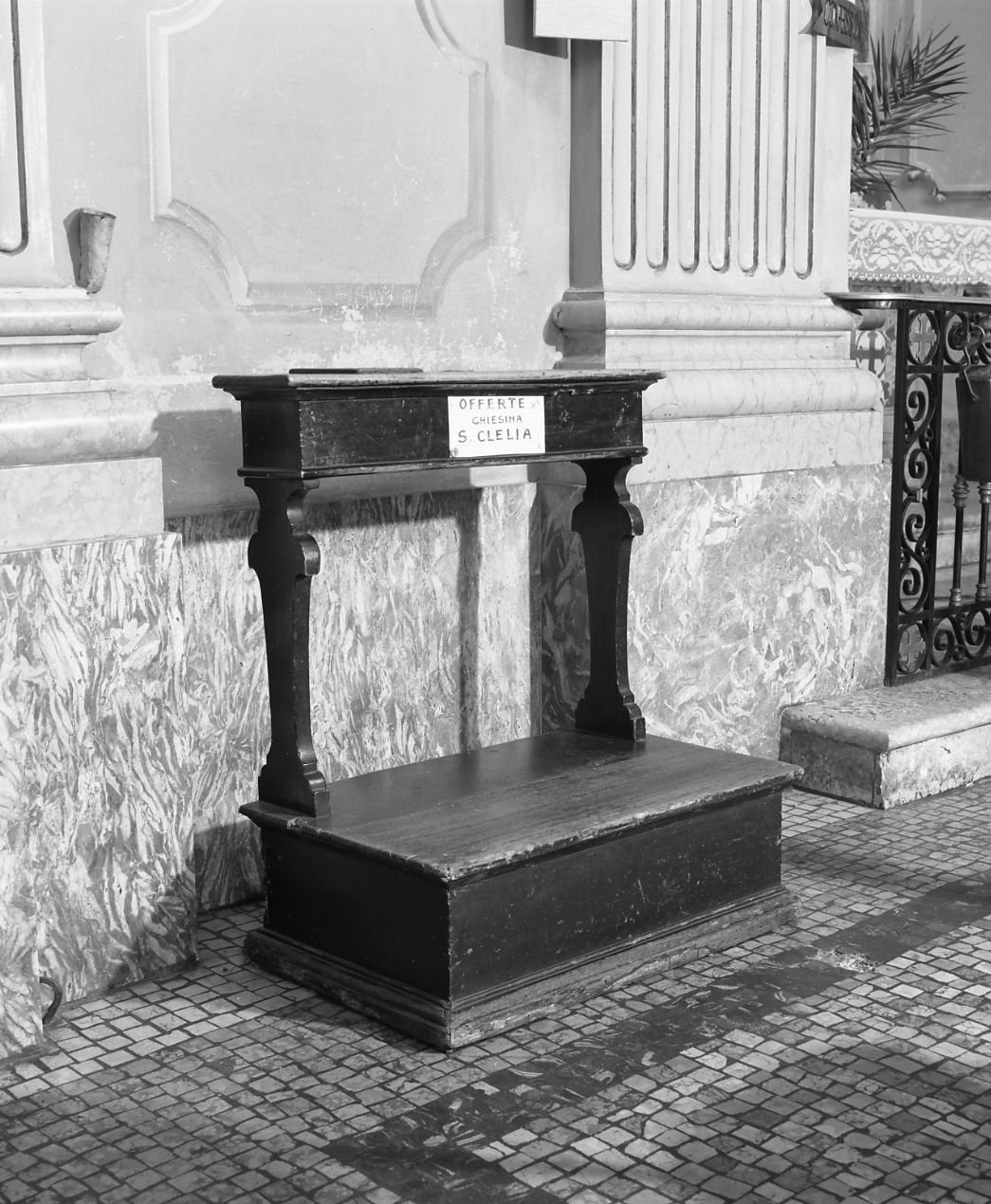 inginocchiatoio, serie - bottega bolognese (sec. XVIII)