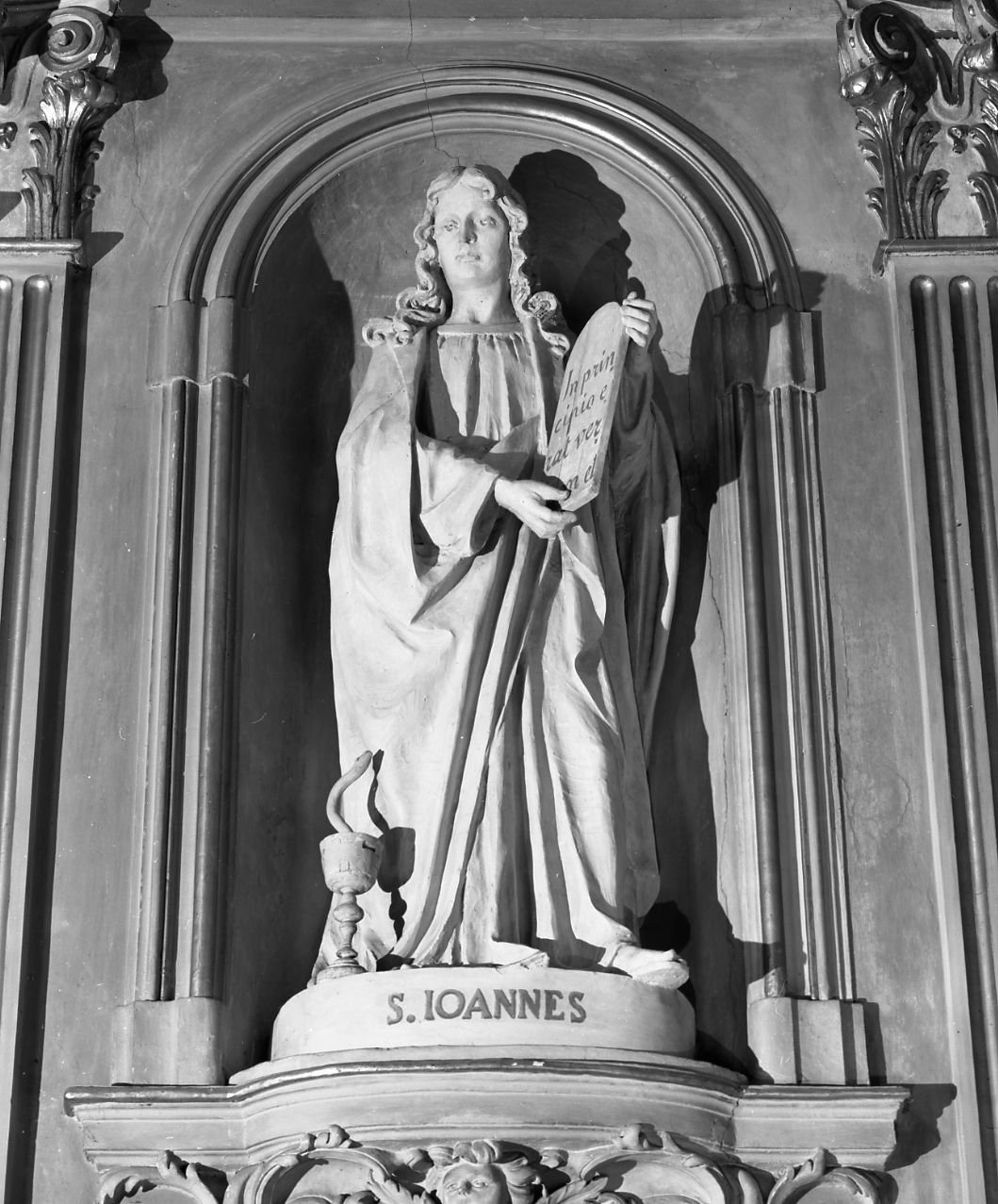 San Giovanni Evangelista (scultura) di De Carli Nicola (sec. XX)