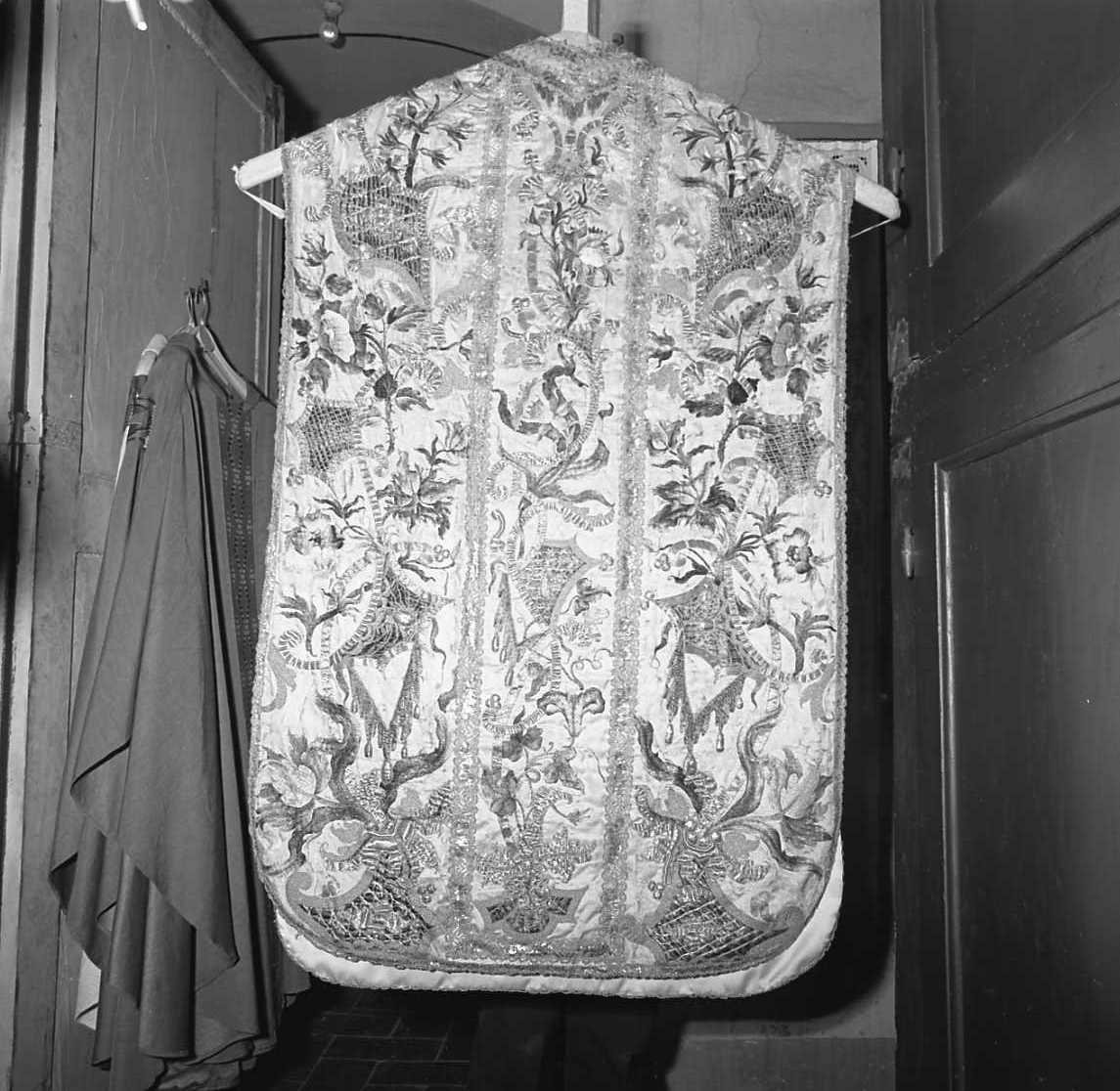 paramento liturgico - manifattura emiliana (sec. XVIII)