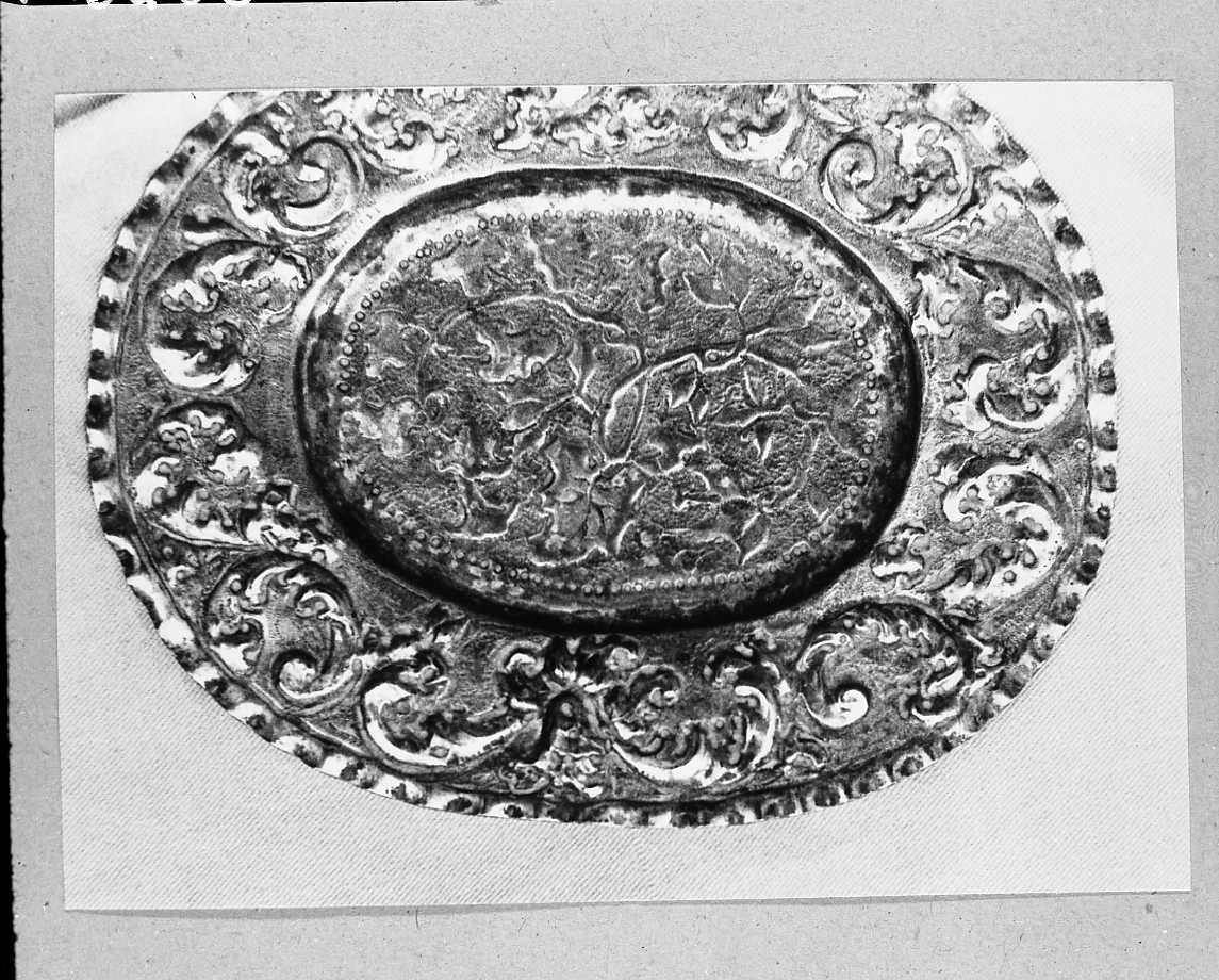 piatto per elemosine - manifattura bolognese (fine/inizio secc. XVII/ XVIII)