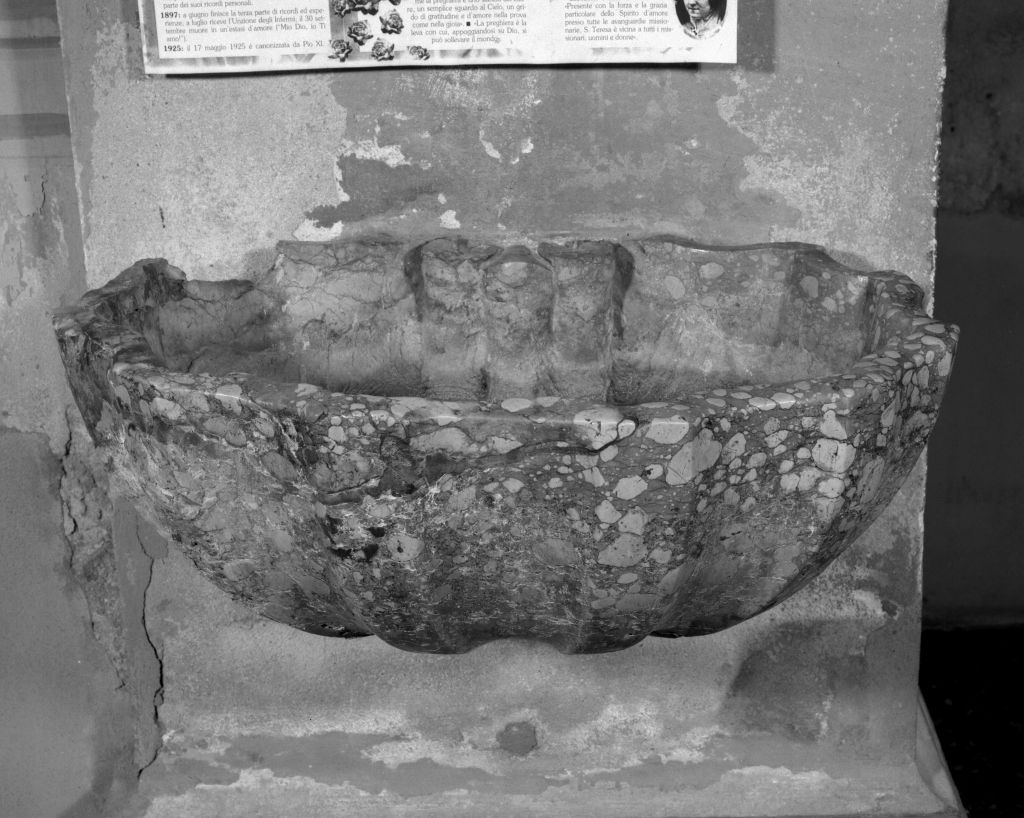 acquasantiera da parete - produzione bolognese (sec. XVII)