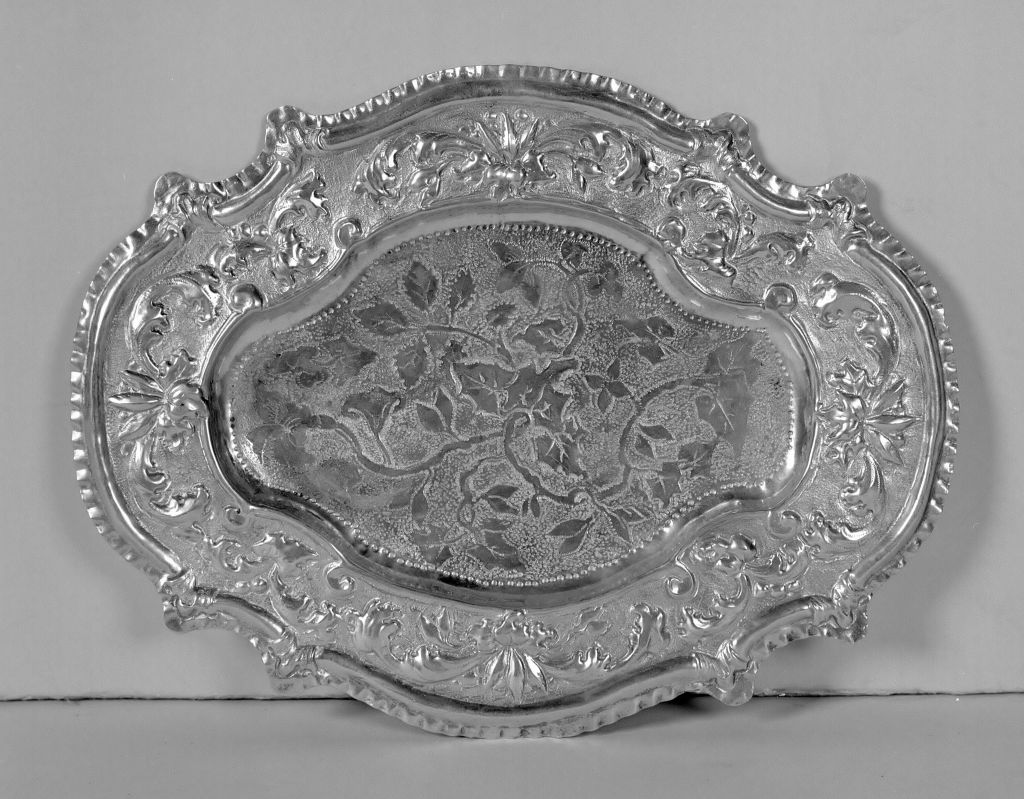 vassoio - produzione bolognese (metà sec. XVIII)