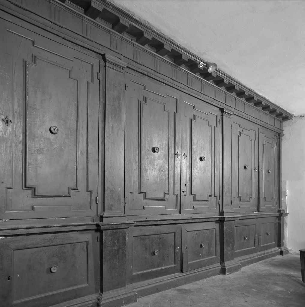 armadio - produzione bolognese (seconda metà sec. XVII)