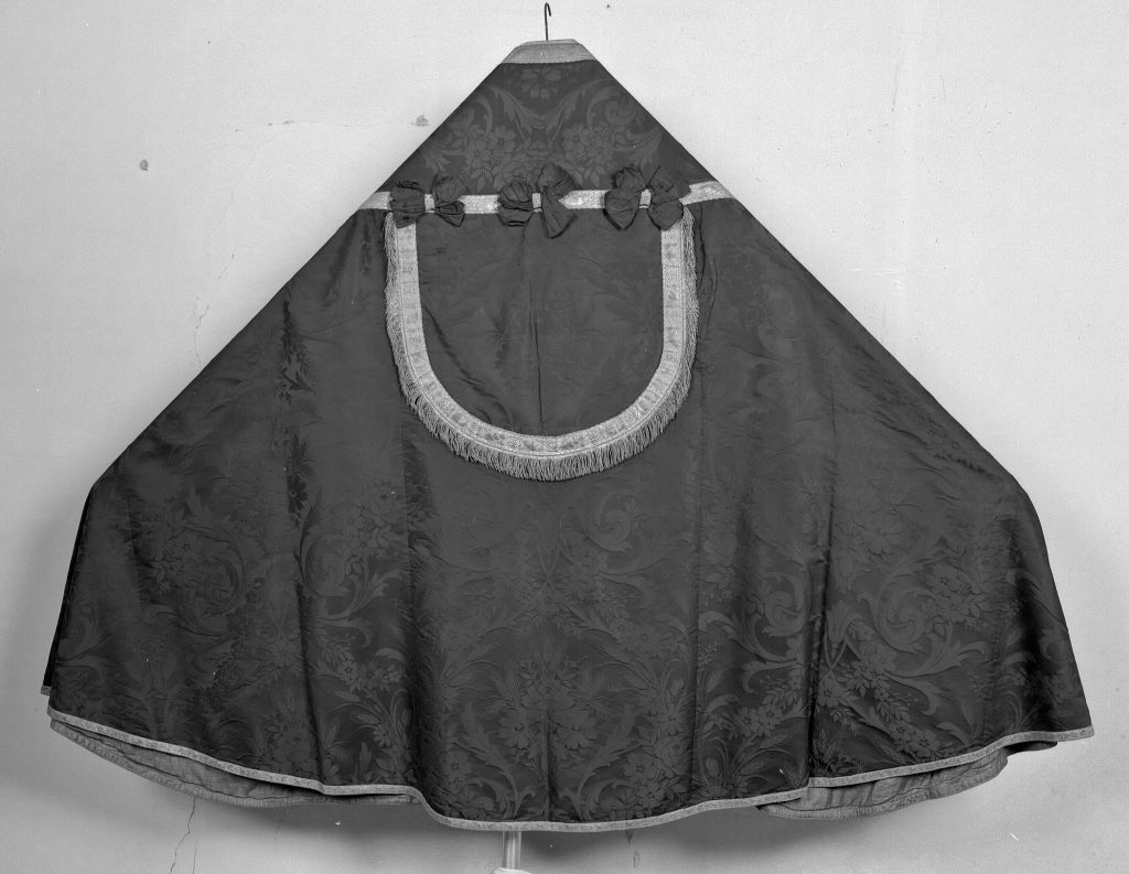 piviale - manifattura italiana (secc. XIX/ XX)