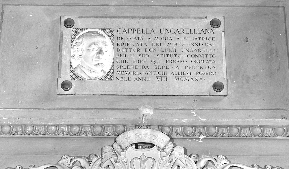 lapide commemorativa - manifattura emiliana (sec. XX)