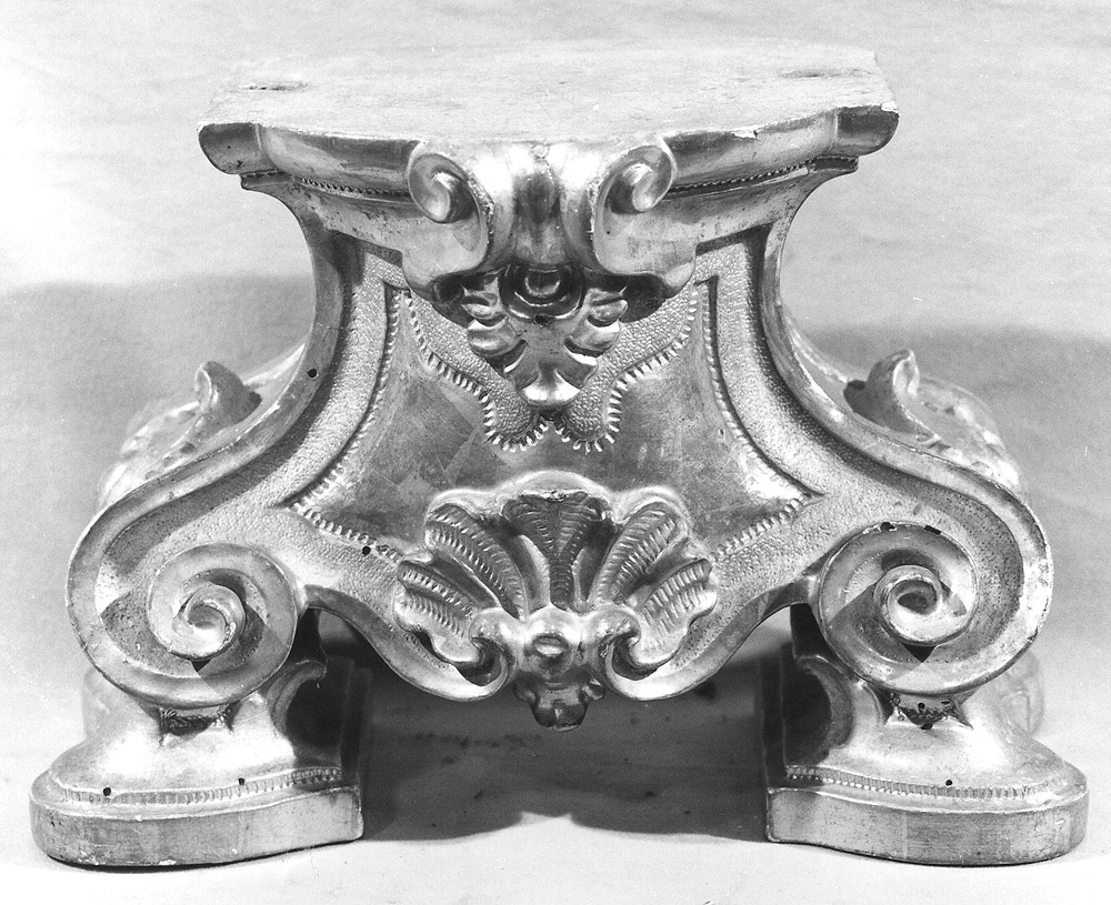 base - produzione emiliana (seconda metà sec. XVIII)