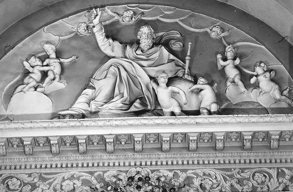 Padre Eterno e angeli (rilievo) di Tadolini Petronio (seconda metà sec. XVIII)