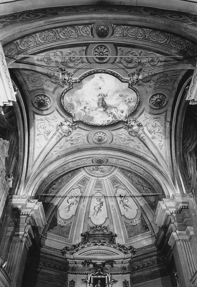 gloria di Sant'Agata, angeli con simboli del martirio dei Santi Andrea e Agata, motivi decorativi vegetali (decorazione pittorica) di Mosca Antonio, Trebbi Mauro Cesare (sec. XX)