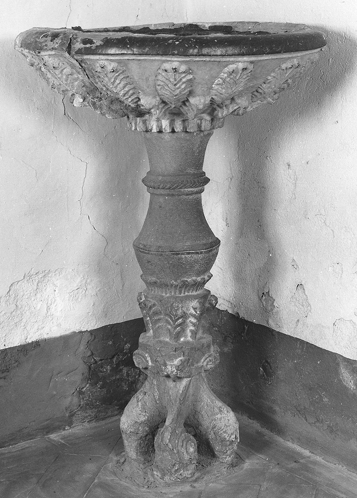 acquasantiera - a fusto - bottega emiliana (sec. XVI)