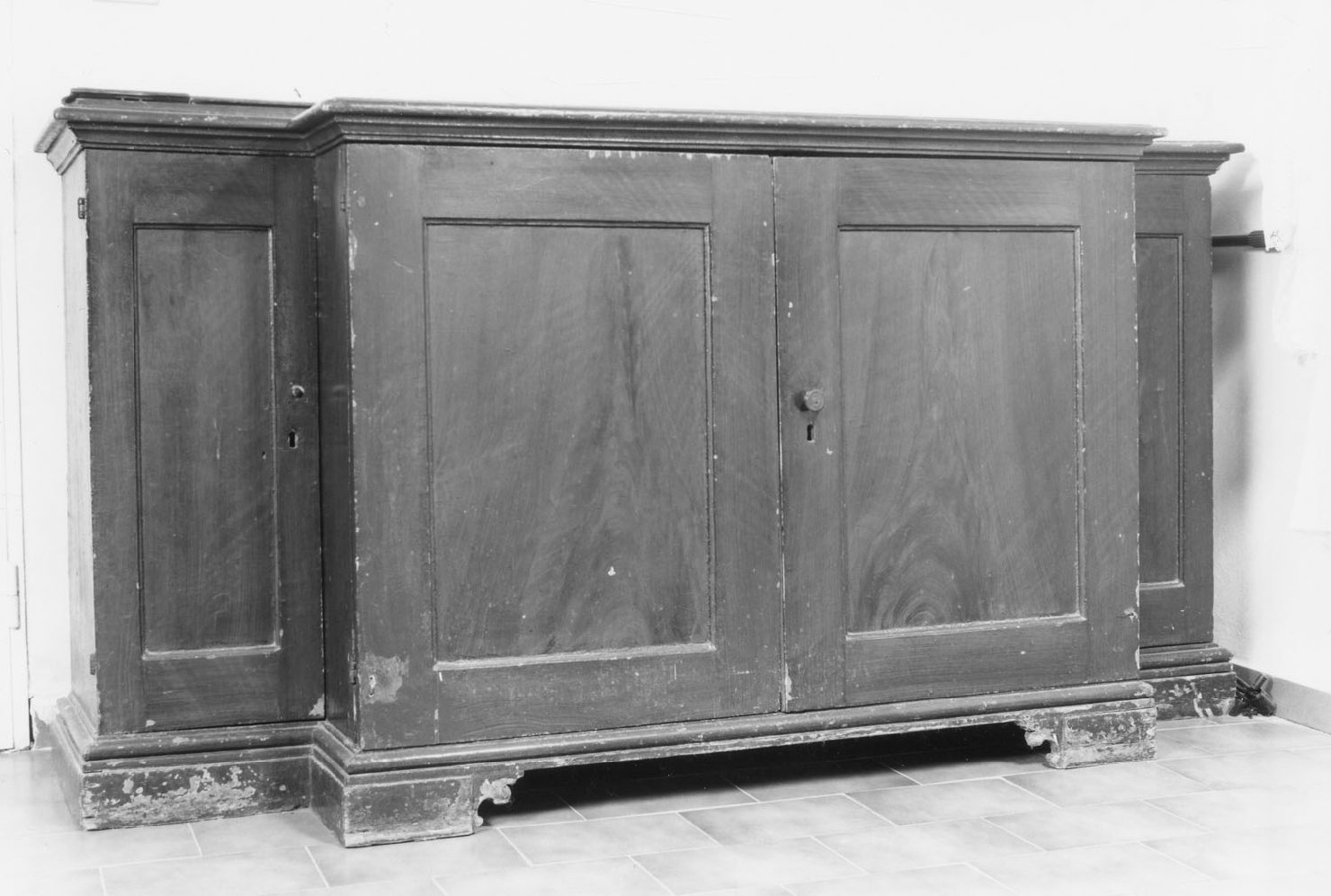 mobile da sacrestia - bottega emiliana (seconda metà sec. XIX)